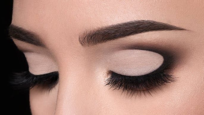 Perfecting a neutral eyeshadow and soft liner technique