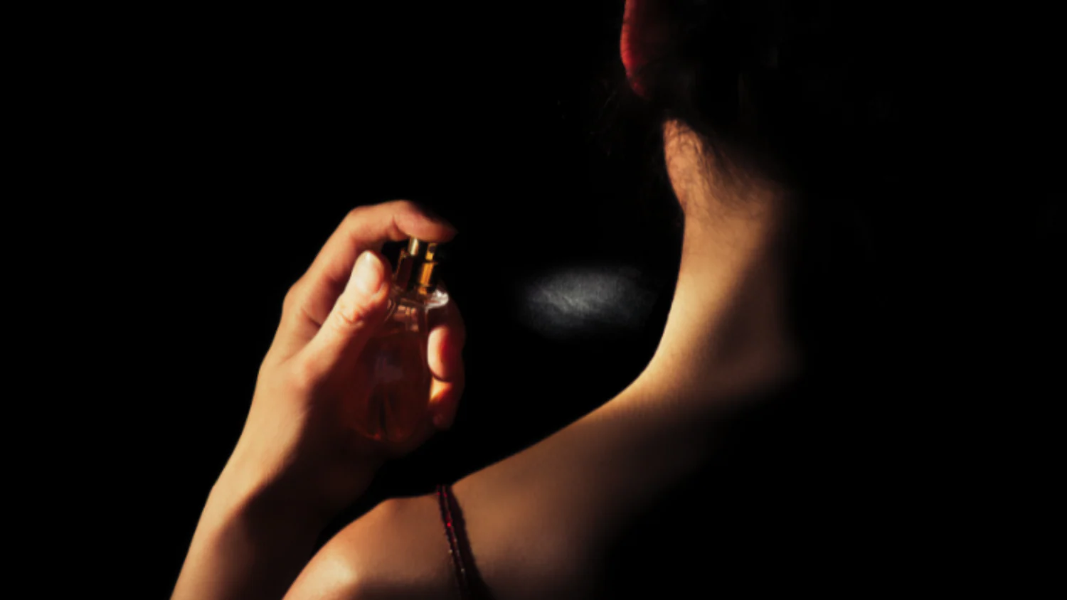 Perfume reference for the public outing